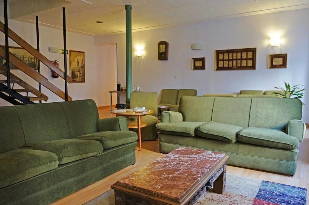 Hostal La Numantina Логроньйо Екстер'єр фото